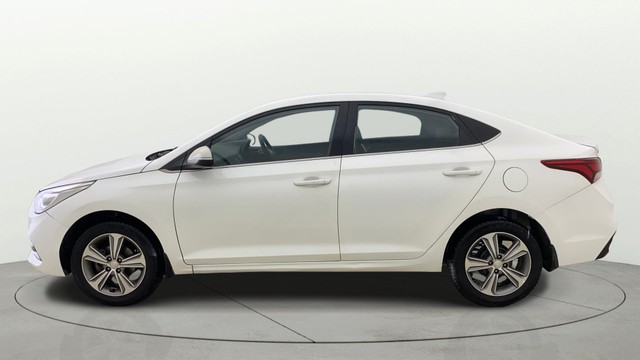 Hyundai Verna 1.6 SX VTVT Second-hand 2017 Hyundai Verna 1.6 SX VTVT for sale in Ahmedabad-5