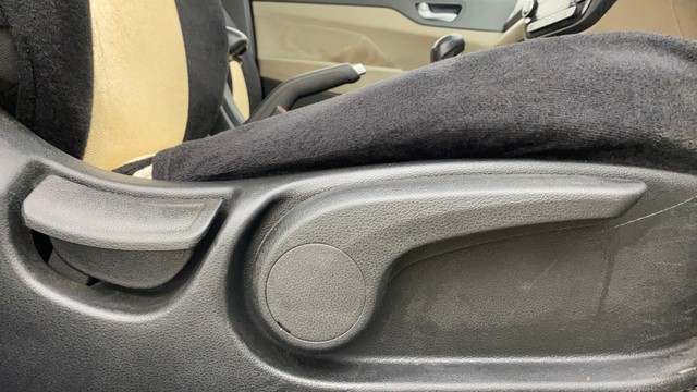 Hyundai Verna 1.6 SX VTVT Second-hand 2017 Hyundai Verna 1.6 SX VTVT for sale in Ahmedabad-18