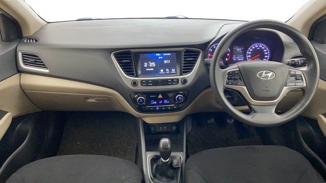 Hyundai Verna 1.6 SX VTVT Second-hand 2017 Hyundai Verna 1.6 SX VTVT for sale in Ahmedabad-10