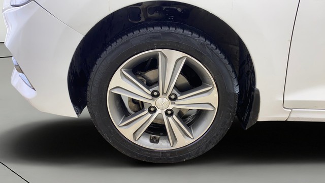 Hyundai Verna 1.6 SX VTVT Second-hand 2017 Hyundai Verna 1.6 SX VTVT for sale in Ahmedabad-25