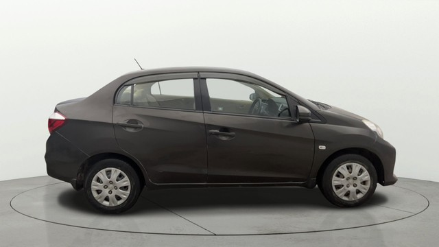 Second-hand 2017 Honda Amaze S Petrol BSIV for sale in Noida-12