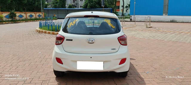 Second-hand 2015 Hyundai Grand i10 CRDi Magna for sale in Kolkata-1