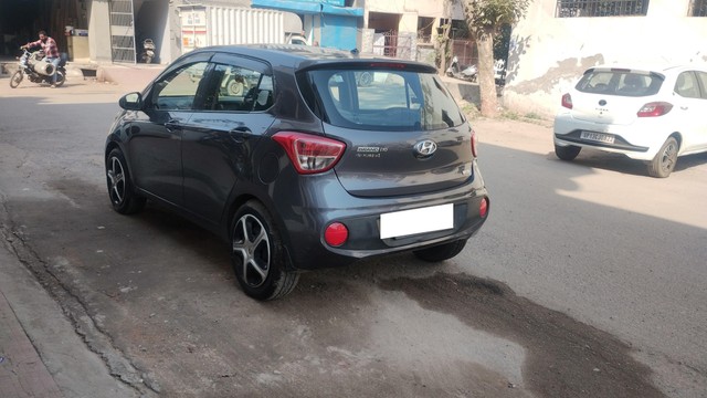 Hyundai Grand i10 Magna Second-hand 2017 Hyundai Grand i10 Magna for sale in Ghaziabad-7