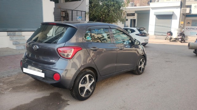 Hyundai Grand i10 Magna Second-hand 2017 Hyundai Grand i10 Magna for sale in Ghaziabad-2