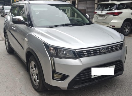 Second-hand 2021 Mahindra XUV300 W6 Sunroof NT BSVI for sale in New Delhi