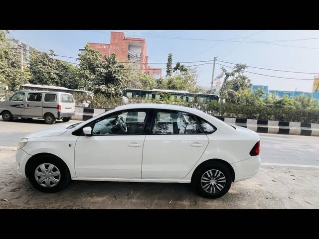 Skoda Rapid 1.6 MPI Active Second-hand 2013 Skoda Rapid 1.6 MPI Active for sale in New Delhi-2