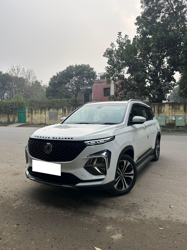 Second-hand 2022 MG Hector Plus Sharp Diesel MT for sale in New Delhi-5