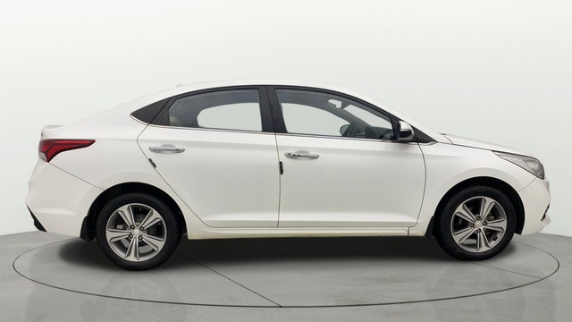 Second-hand 2018 Hyundai Verna VTVT 1.6 SX for sale in Chennai-13