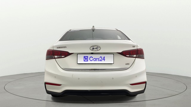 Second-hand 2018 Hyundai Verna VTVT 1.6 SX for sale in Chennai-15