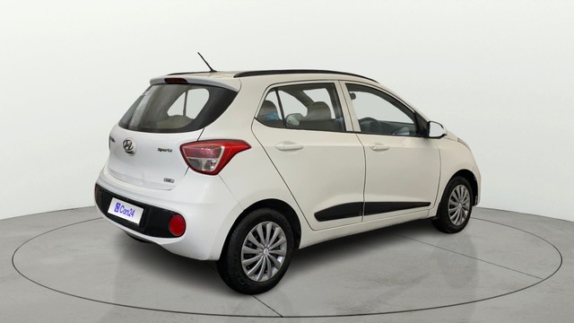 Second-hand 2017 Hyundai Grand i10 1.2 Kappa Sportz Option for sale in New Delhi-2
