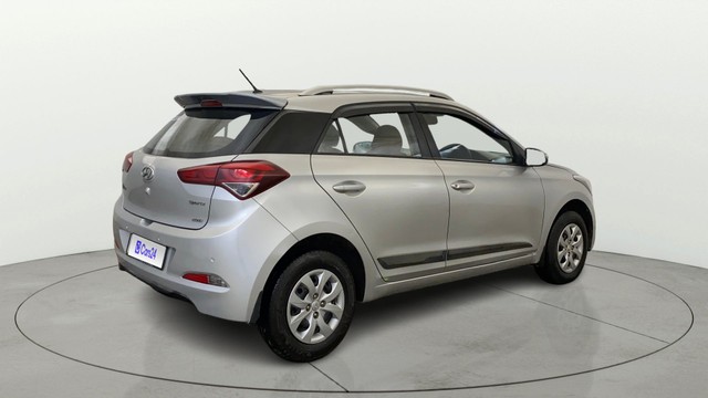Second-hand 2016 Hyundai i20 Sportz 1.2 for sale in Noida-13