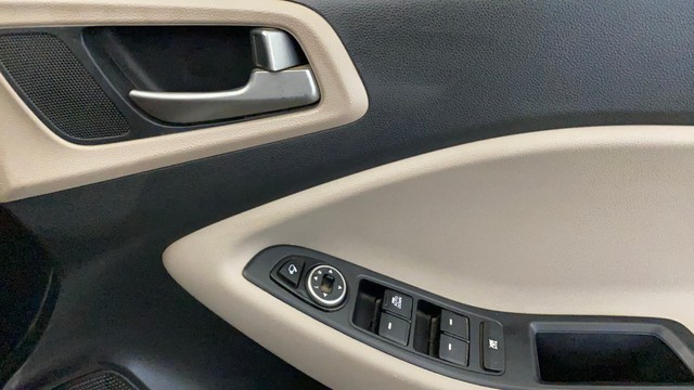 Second-hand 2016 Hyundai i20 Sportz 1.2 for sale in Noida-7