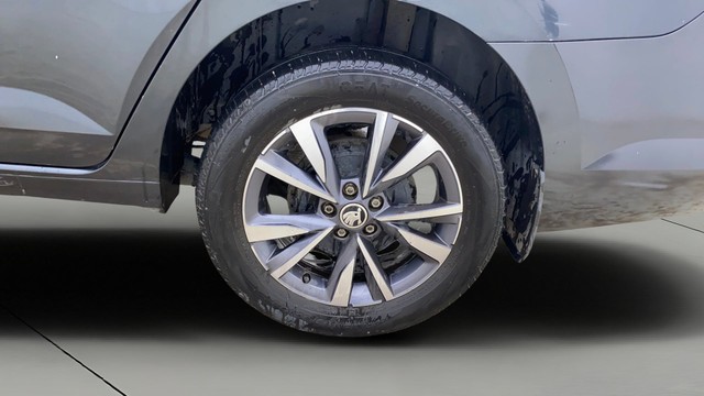 Second-hand 2022 Skoda Slavia 1.5 TSI Style BSVI for sale in Ahmedabad-29