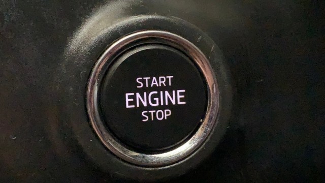 Second-hand 2022 Skoda Slavia 1.5 TSI Style BSVI for sale in Ahmedabad-11