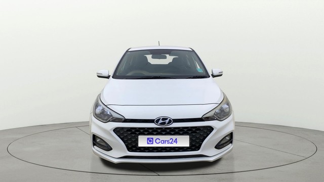 Second-hand 2018 Hyundai i20 1.2 Asta for sale in Ahmedabad-18