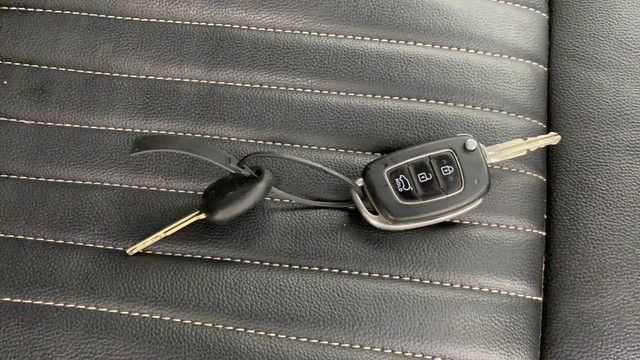 Second-hand 2018 Hyundai i20 1.2 Asta for sale in Ahmedabad-2