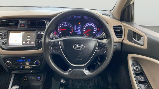 Second-hand 2018 Hyundai i20 1.2 Asta for sale in Ahmedabad-4