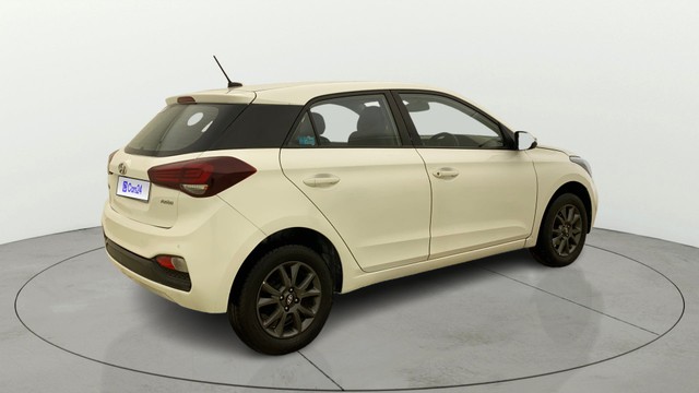 Second-hand 2018 Hyundai i20 1.2 Asta for sale in Ahmedabad-13