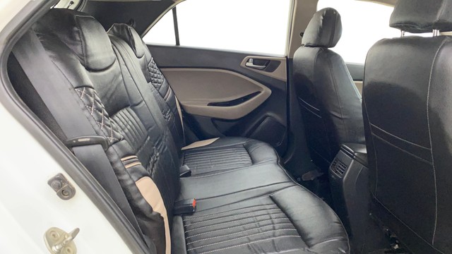 Second-hand 2018 Hyundai i20 1.2 Asta for sale in Ahmedabad-10