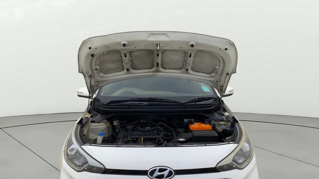 Second-hand 2018 Hyundai i20 1.2 Asta for sale in Ahmedabad-19