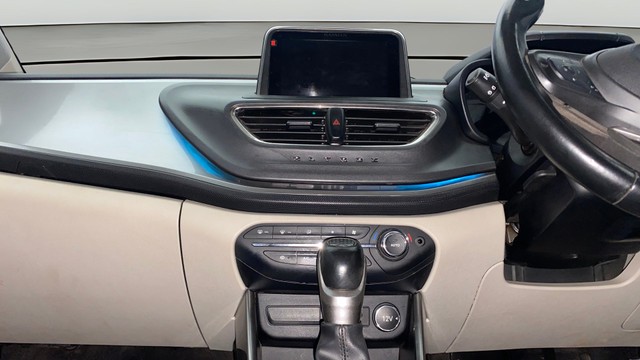 Second-hand 2022 Tata Altroz XZA DCT BSVI for sale in Kochi-22