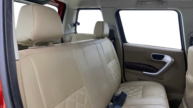 Second-hand 2016 Mahindra TUV 300 T8 for sale in Thane-8