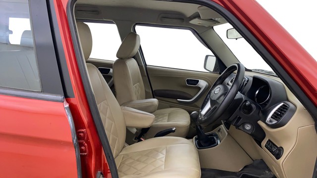 Second-hand 2016 Mahindra TUV 300 T8 for sale in Thane-25