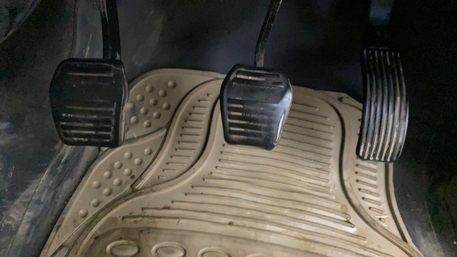 Second-hand 2016 Mahindra TUV 300 T8 for sale in Thane-24