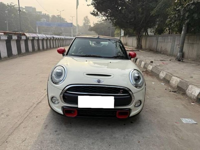 Second-hand 2017 Mini Cooper Convertible S for sale in New Delhi-3