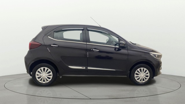 Second-hand 2022 Tata Tiago XZ Plus CNG BSVI for sale in Bangalore-12