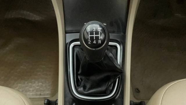 Second-hand 2015 Maruti Suzuki Ciaz ZXi for sale in Bangalore-12