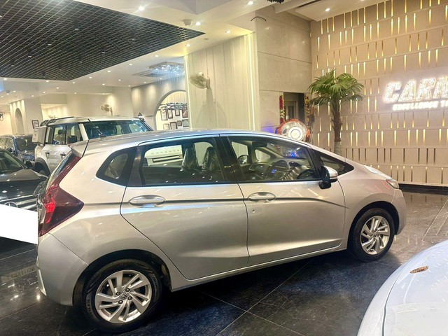 Honda Jazz 1.2 V AT i VTEC Second-hand 2017 Honda Jazz 1.2 V AT i VTEC for sale in New Delhi-4