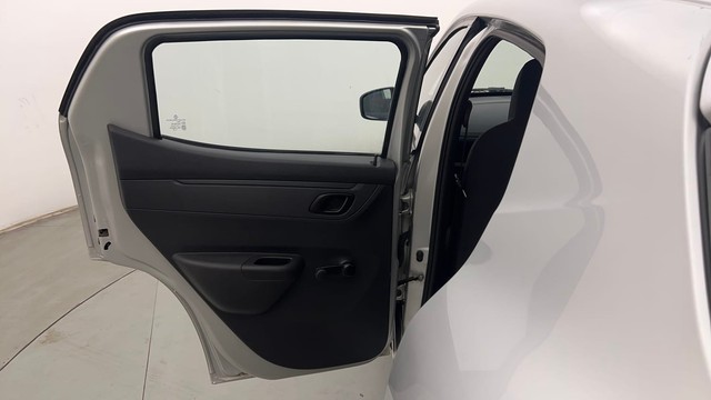 Second-hand 2016 Renault KWID RXT for sale in Chandigarh-23