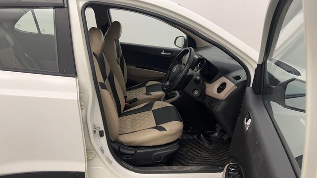 Second-hand 2017 Hyundai Xcent Petrol for sale in Chandigarh-15