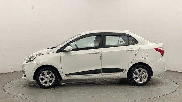 Second-hand 2017 Hyundai Xcent Petrol for sale in Chandigarh-6