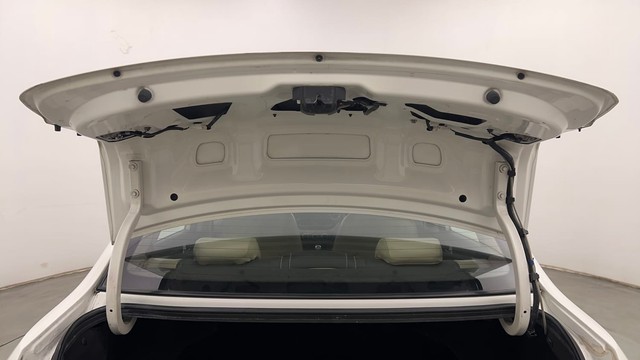 Second-hand 2017 Hyundai Xcent Petrol for sale in Chandigarh-27