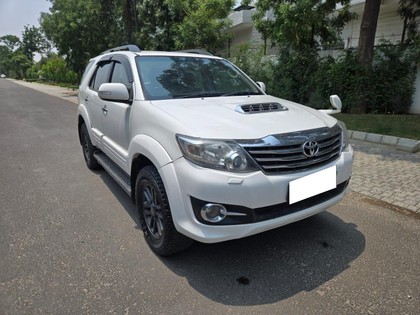 Toyota Fortuner 4x4 MT Second-hand 2015 Toyota Fortuner 4x4 MT for sale in Ludhiana