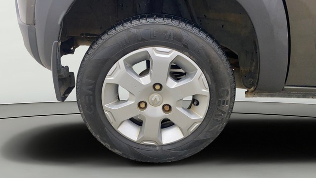 Second-hand 2018 Renault KWID Climber 1.0 AMT for sale in Gulbarga-24