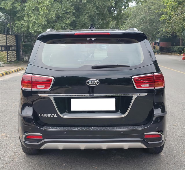 Second-hand 2020 Kia Carnival Prestige for sale in New Delhi-2