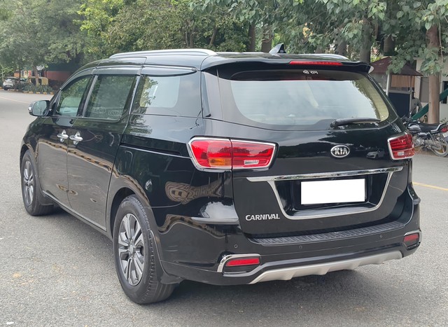 Second-hand 2020 Kia Carnival Prestige for sale in New Delhi-10