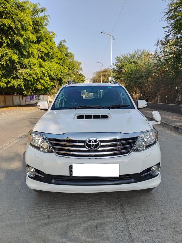Second-hand 2015 Toyota Fortuner 4x4 AT for sale in Pune-3