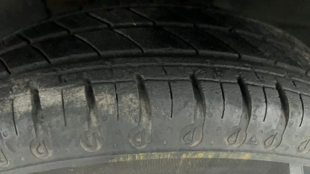 Second-hand 2021 Renault KWID 1.0 RXT AMT Opt for sale in Ahmedabad-34