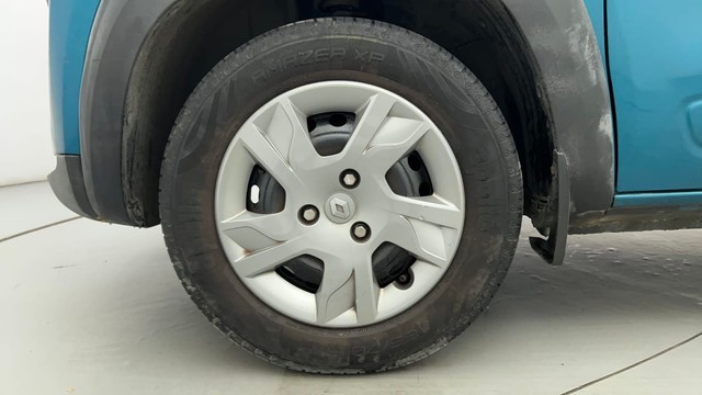 Second-hand 2021 Renault KWID 1.0 RXT AMT Opt for sale in Ahmedabad-20