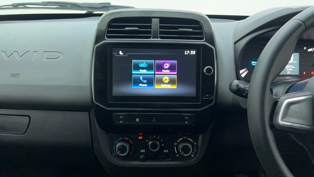 Second-hand 2021 Renault KWID 1.0 RXT AMT Opt for sale in Ahmedabad-24