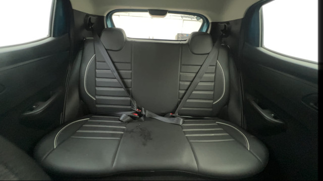 Second-hand 2021 Renault KWID 1.0 RXT AMT Opt for sale in Ahmedabad-39