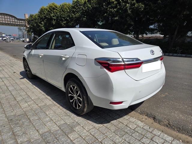Second-hand 2017 Toyota Corolla Altis Facelift for sale in Ludhiana-7