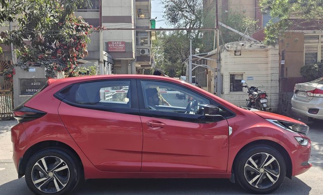 Second-hand 2022 Tata Altroz XZA Opt DCT for sale in New Delhi-11