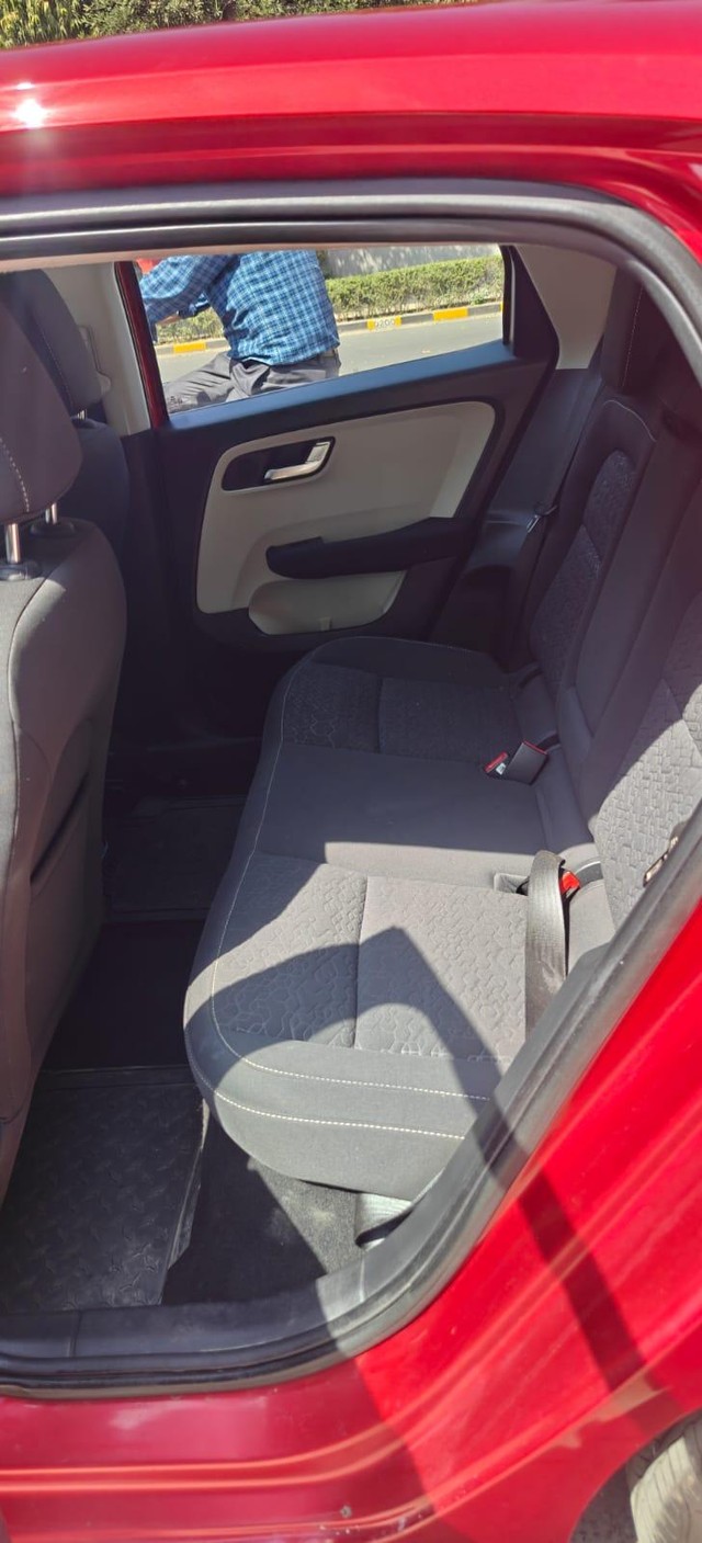 Second-hand 2022 Tata Altroz XZA Opt DCT for sale in New Delhi-10