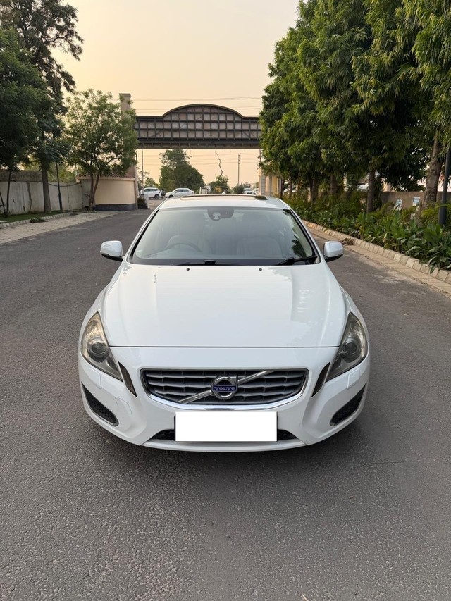 Second-hand 2014 Volvo S60 D4 SUMMUM for sale in Ludhiana-5