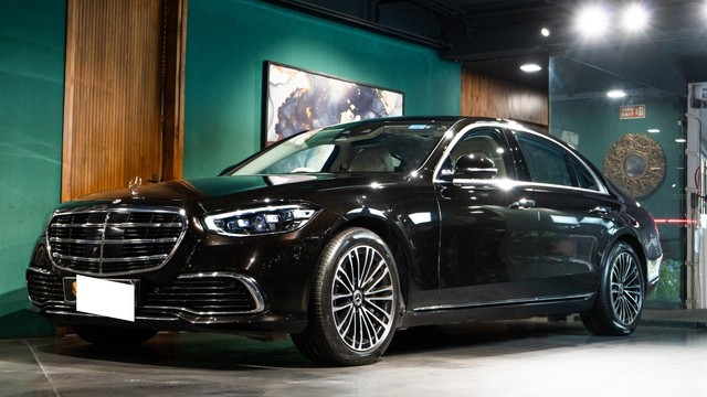 Second-hand 2023 Mercedes-Benz S-Class S450 4Matic BSVI for sale in New Delhi-2